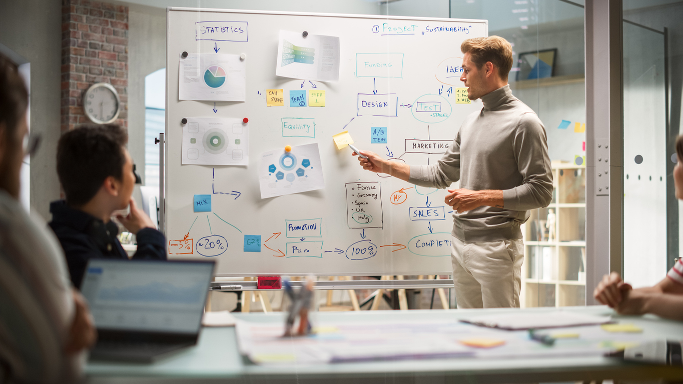 historia produktu w mediach społecznościowych młoda kobieta dzieląca się doświadczeniem z produktem w social media